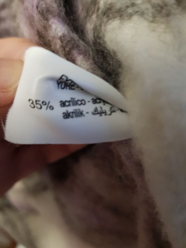 Abrigo Bershka talla XS amplia cuadros