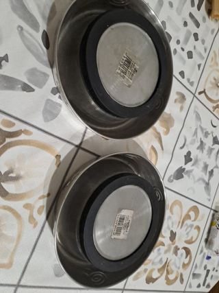 Comedero y bebedero para perros