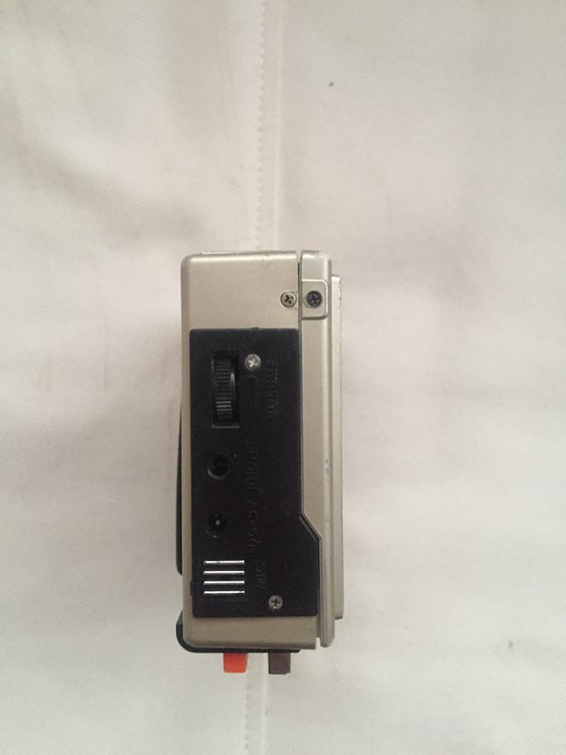 Cassetta radio modello KC-33