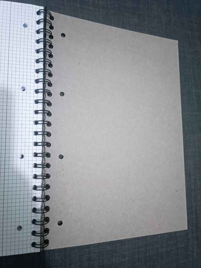 Cuaderno A4 Amazon basics