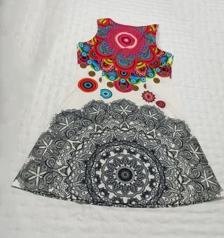 Vestido túnica estampado étnico.