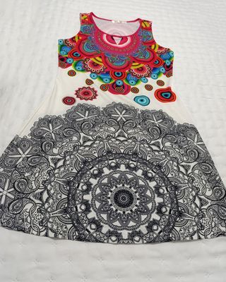 Vestido túnica estampado étnico.