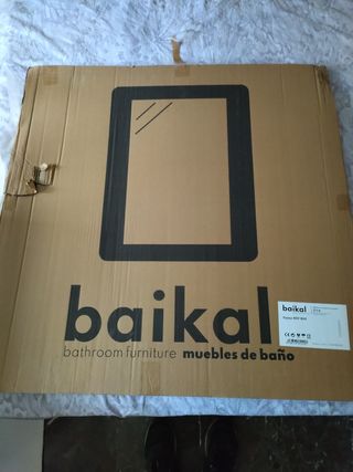 Espejo marca BAIKAL, para colgar