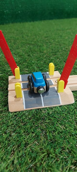 Pasos de Nivel tren con Caseta