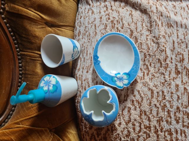 set accessori da bagno fiore azzurro, porcellana