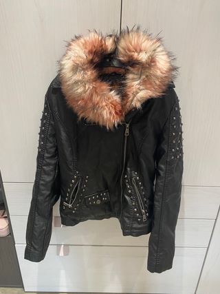 Chaqueta niña cuero sintetico capucha peluda 