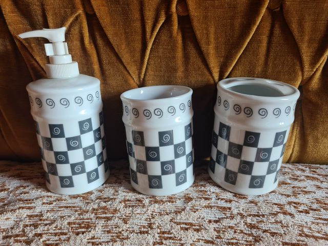 set accessori da bagno bianco grigio, porcellana