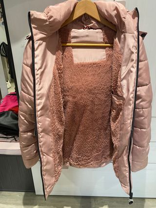 chaqueta pelo capucha extraible