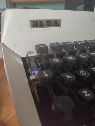 Máquina de escribir Elsa con Funda