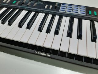 Teclados Yamaha y MidiPlus