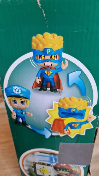 Pinypon trampas en la comisaria