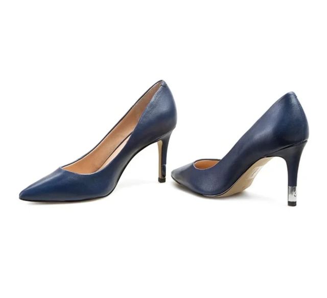 Zapatos de salón Guess