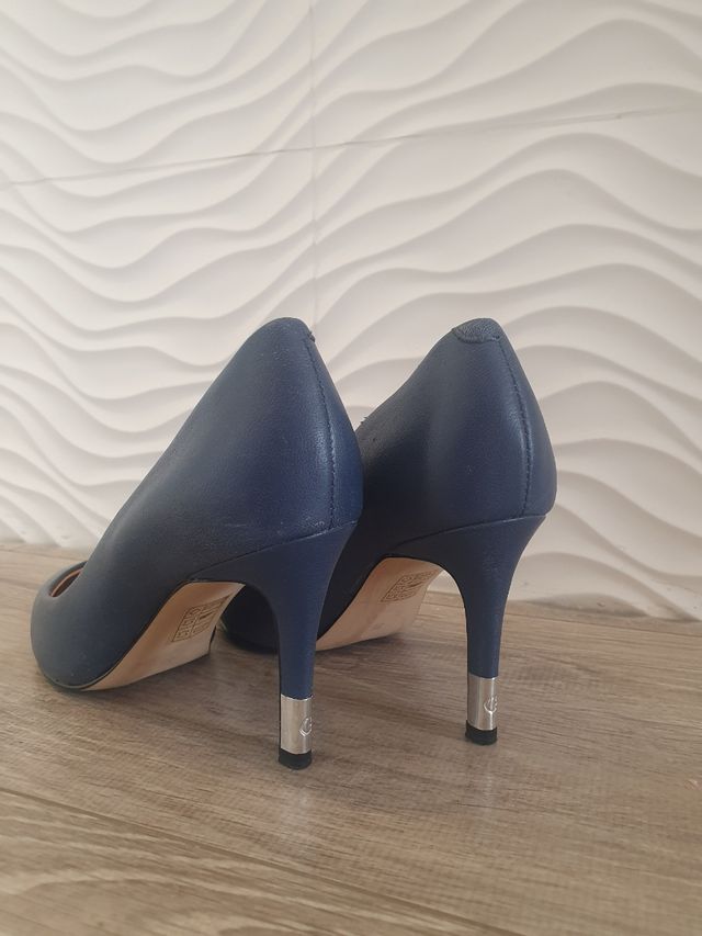 Zapatos de salón Guess