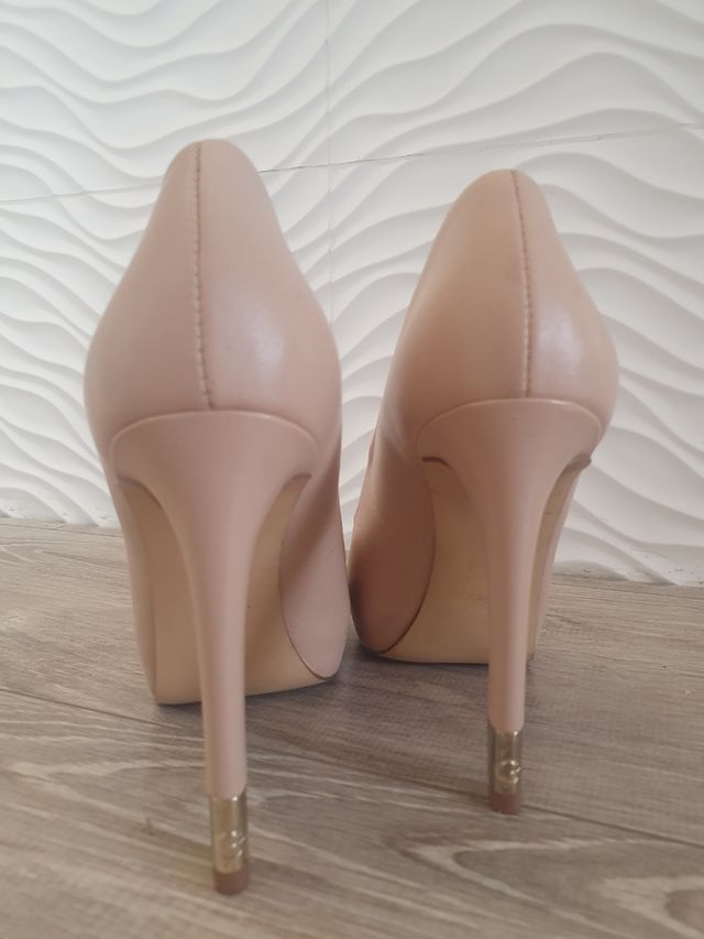 Zapatos de salón Guess cuero auténtico