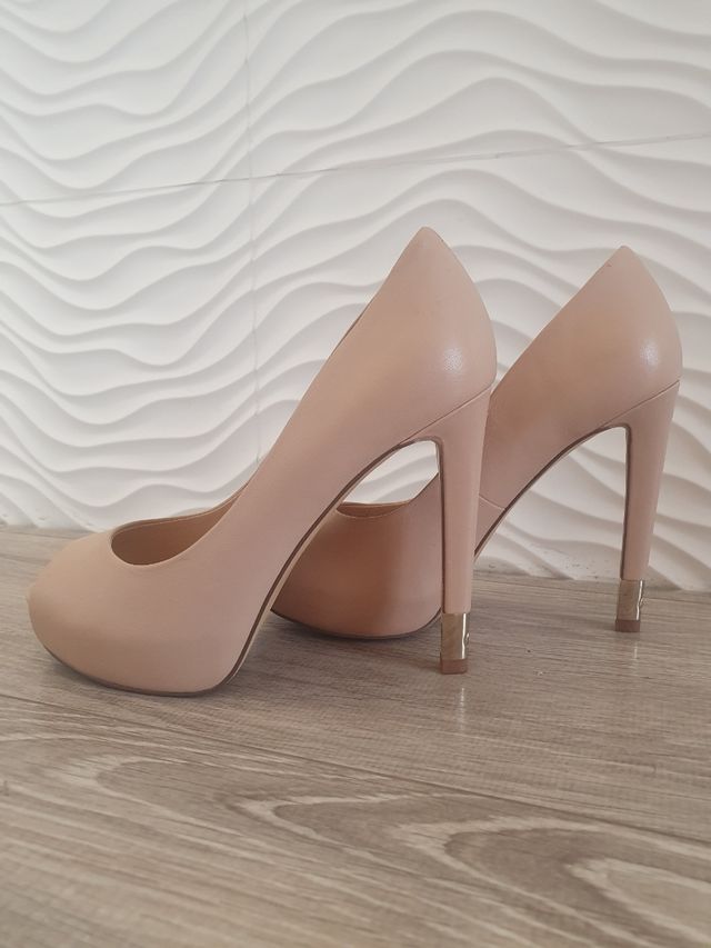 Zapatos de salón Guess cuero auténtico