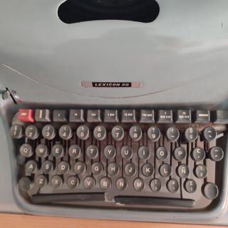Máquina de escribir Hispano Olivetti