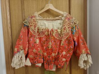 Traje de fallera tipo coteta color coral 