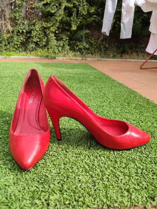 Zapatos rojos salon
