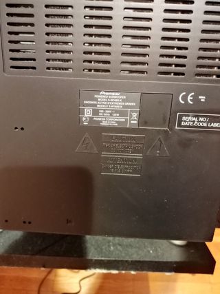 Subwoofer activo Pioneer 160 vatios