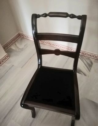 Mesa y sillas caoba