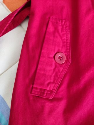 Trench rojo 🍒 talla 42