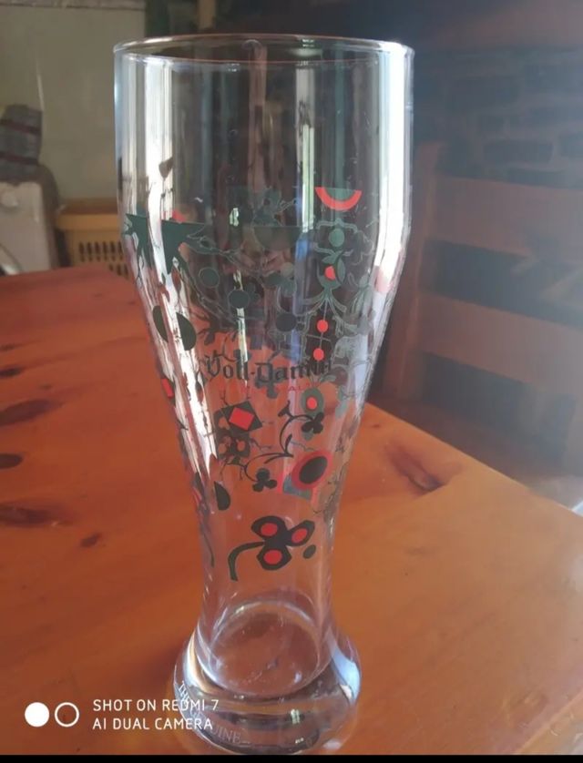 Vaso Voll Damm. Altura 24 cm,diámetro 8