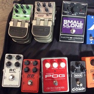 Pedales guitarra (delay, compresor, booster, ...)