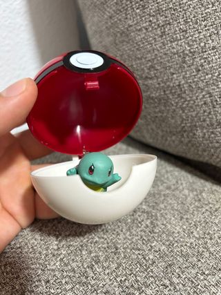 Pokémon Squirtle + Pokeball