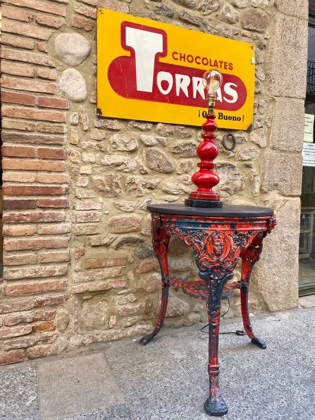 Mesa de fundicion antigua. pátina original