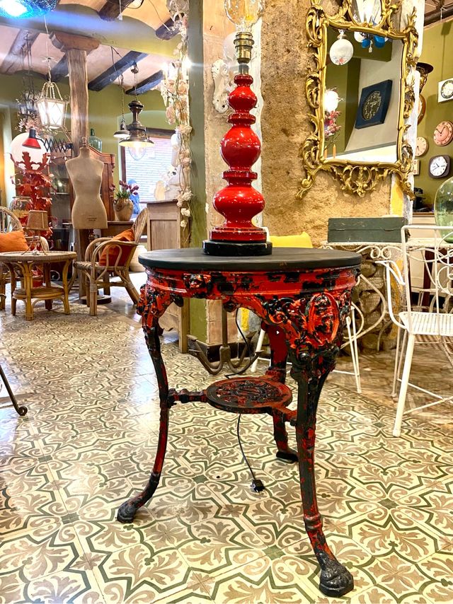 Mesa de fundicion antigua. pátina original