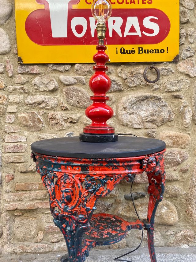 Mesa de fundicion antigua. pátina original