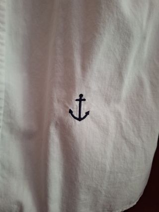 Camisa blanca con detalles Zara