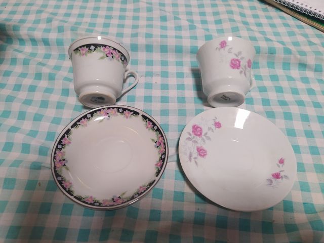 Tazas y platos desayuno