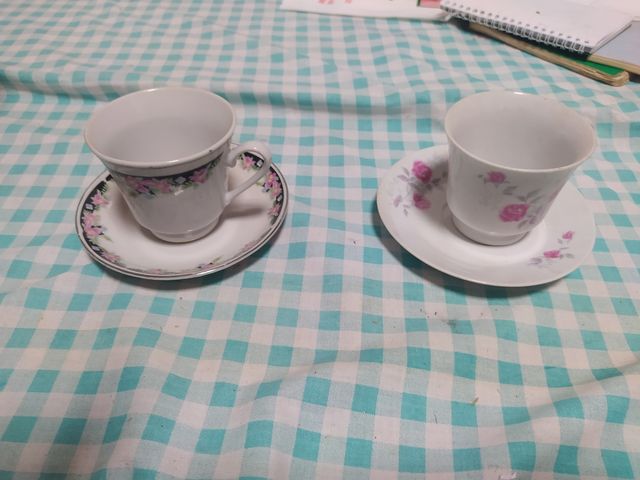 Tazas y platos desayuno