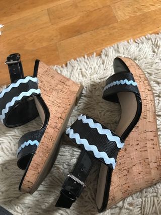 Sandalias de cuña Nine West