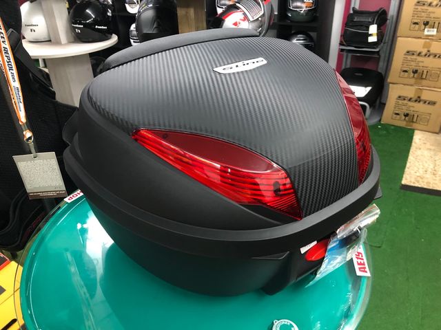 Baúl moto 35 litros Carbon 