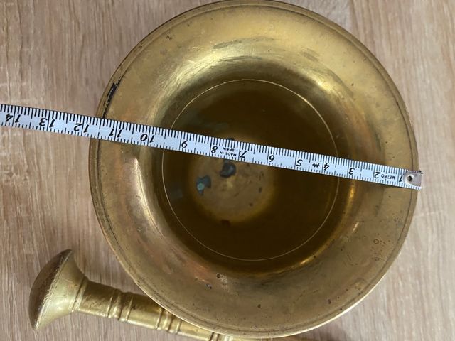 Mortero de bronce latón