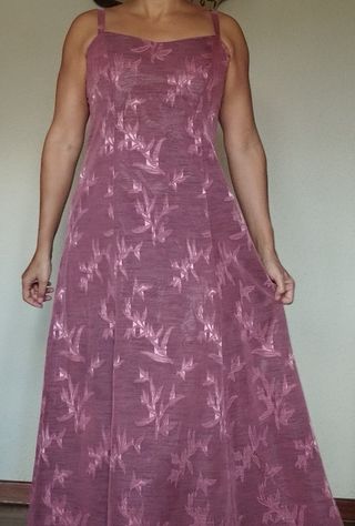 Vestido de fiesta con chaqueta fular y bolso