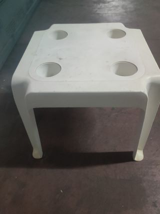 Mesita terraza jardin.