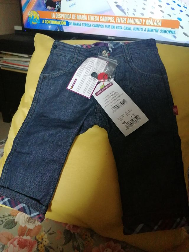 Pantalón y Jersey el pantalón está con