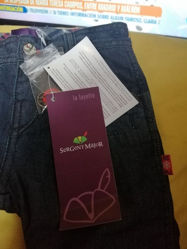 Pantalón y Jersey el pantalón está con