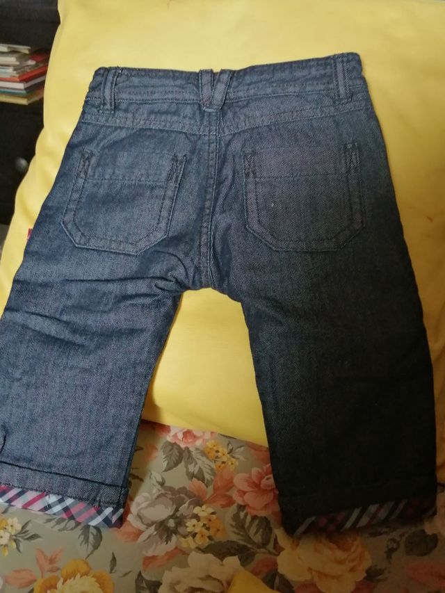 Pantalón y Jersey el pantalón está con