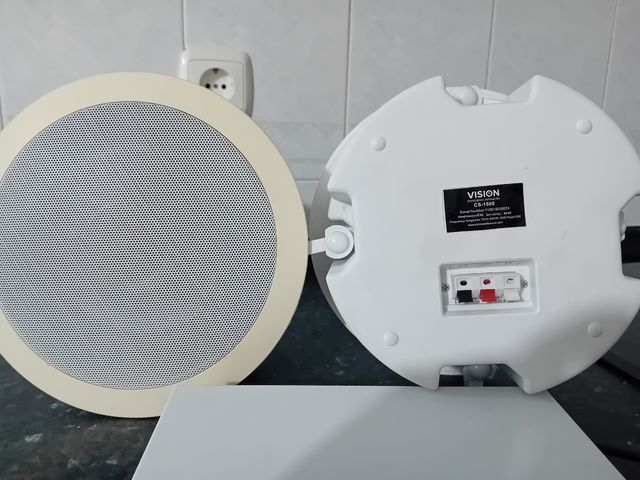 Amplificador y altavoces marca Vision