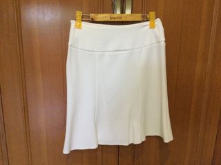 falda tejido muy bueno