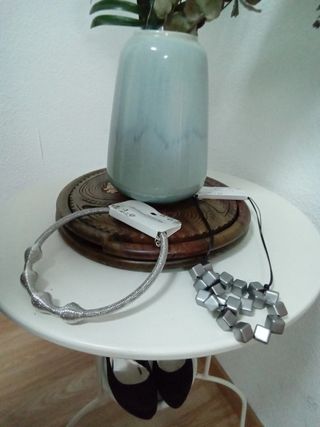 Vestido gris de la firma Stradivarius