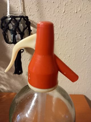 sifón rojo de cristal