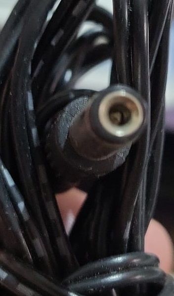 CARGADOR ALIMENTADOR HK