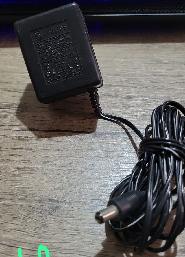 CARGADOR ALIMENTADOR PHILIPS