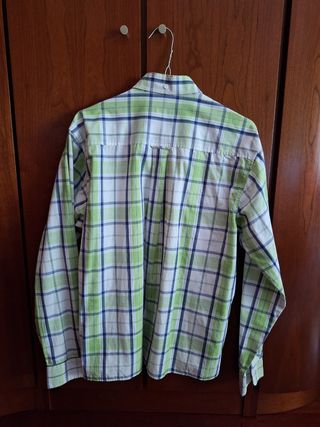 Camisa de cuadros blanca y verde