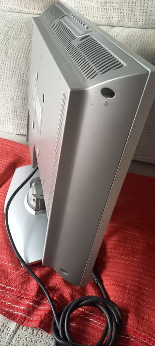 Televisor LCD LG RZ17LZ40 de 17"